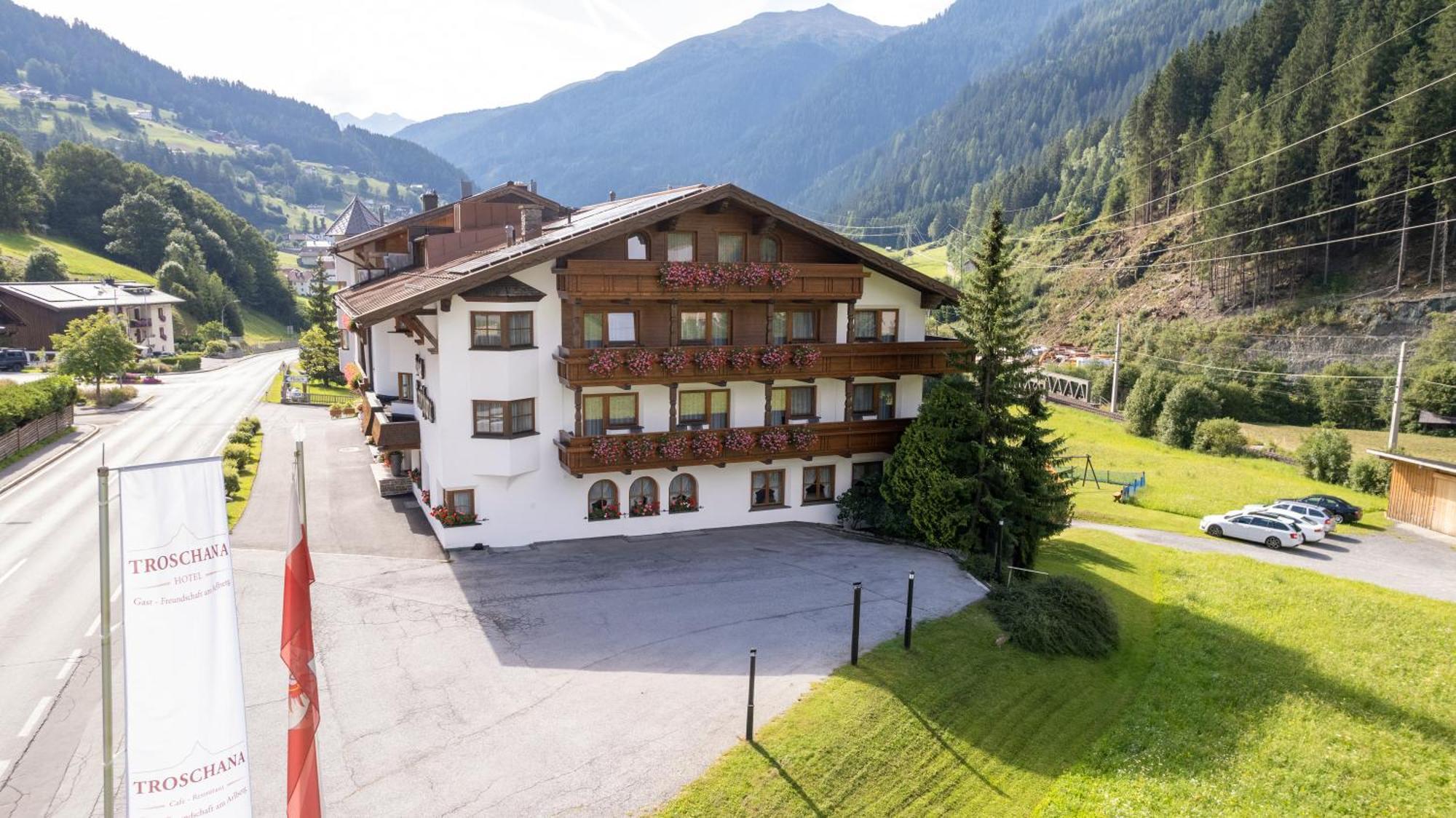 Hotel Troschana Flirsch Zewnętrze zdjęcie
